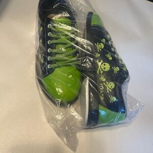 Pyramid Bowling Shoes